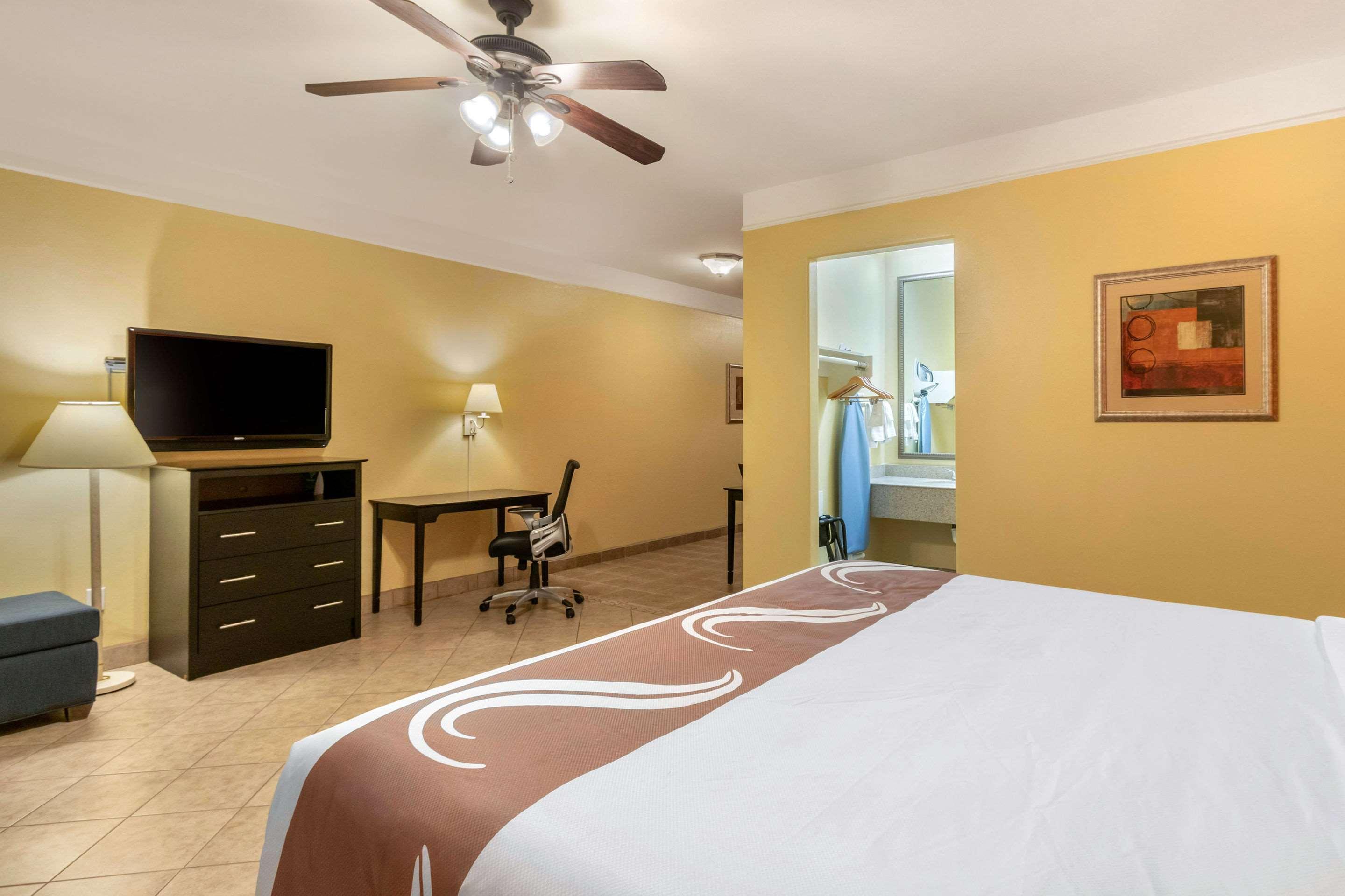 Quality Inn & Suites At The Outlets Mercedes-Weslaco Экстерьер фото