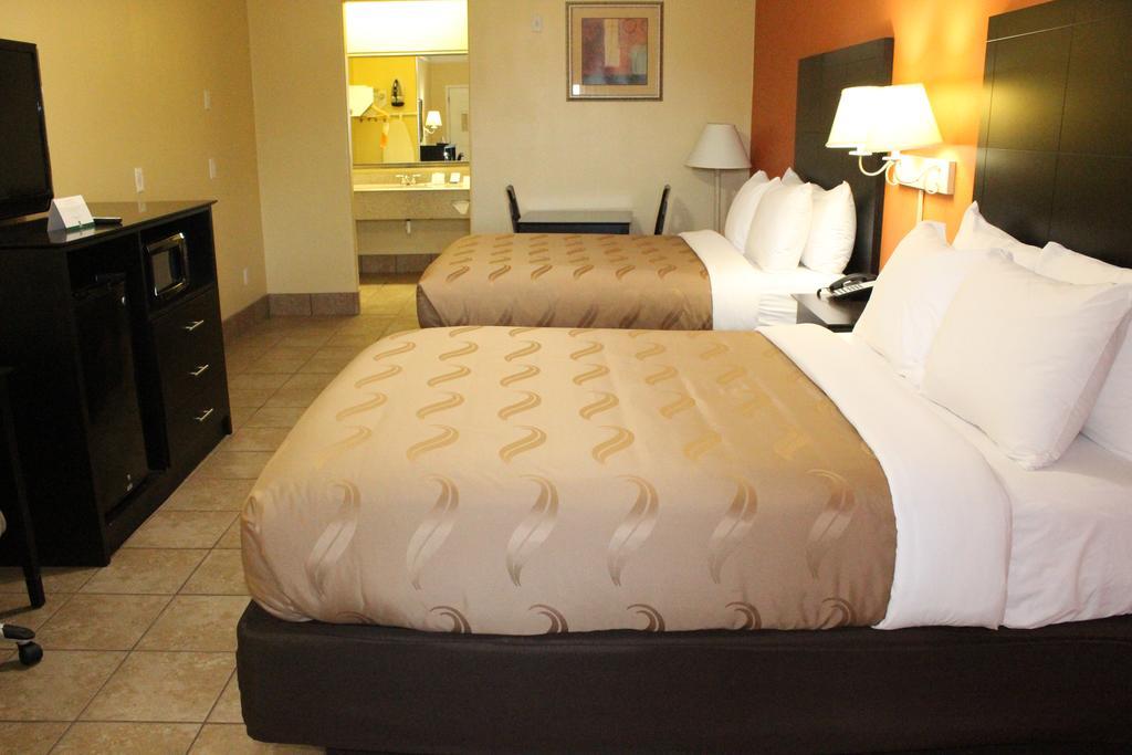 Quality Inn & Suites At The Outlets Mercedes-Weslaco Экстерьер фото